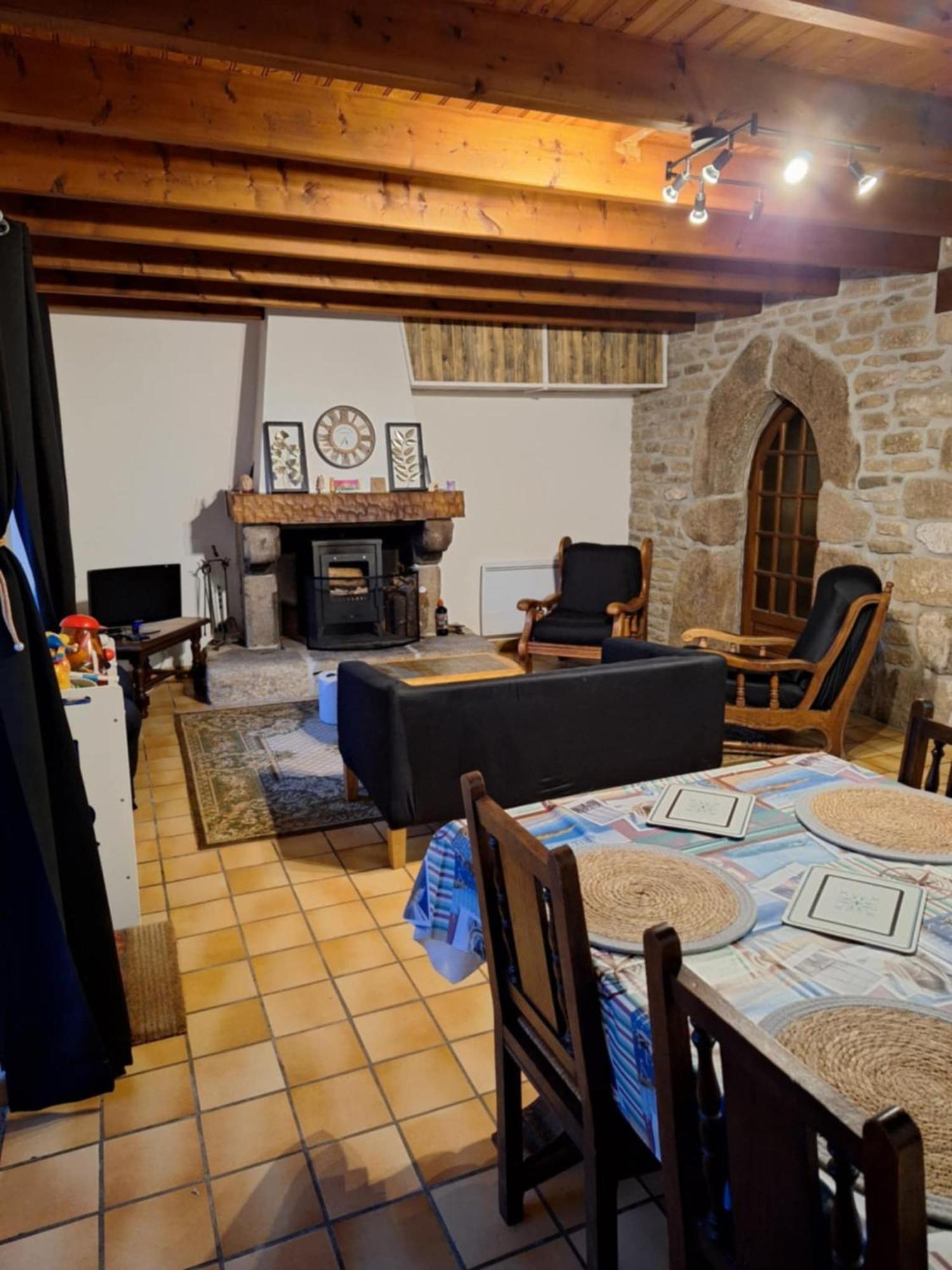Gite Des Monts D'Arree La Feuillee Kültér fotó